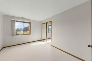 15719 Peggy Ln, Oak Forest, IL 60452 - Photo 14