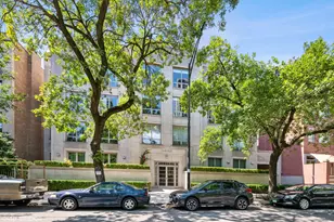 1422 N La Salle Dr, Chicago, IL 60610 - Photo 1