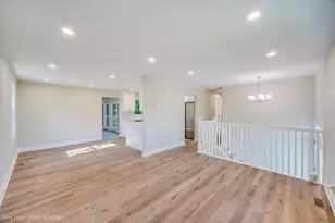 8131 W Evergreen Dr, Frankfort, IL 60423 - Photo 2