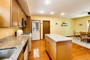 9134 Marion Ave, Morton Grove, IL 60053 - Photo 8