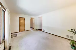 9134 Marion Ave, Morton Grove, IL 60053 - Photo 6