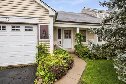 90 Sandhurst Road, Mundelein, IL 60060 - Photo 2