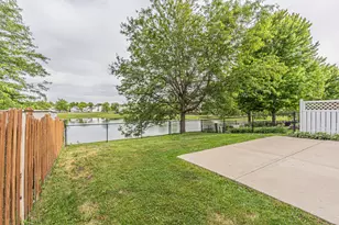 291 Wedgewood Cir, Lake in the Hills, IL 60156 - Photo 26