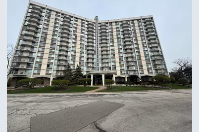 40 N Tower Road #10M, Oak Brook, IL 60523 - Photo 1