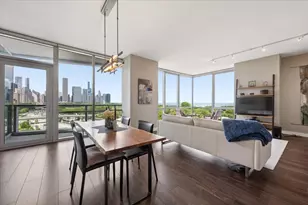 1201 S Prairie Ave, Chicago, IL 60605 - Photo 2