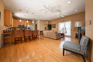 2539 W Foster Ave, Chicago, IL 60625 - Photo 2