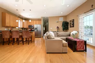 2539 W Foster Ave, Chicago, IL 60625 - Photo 4