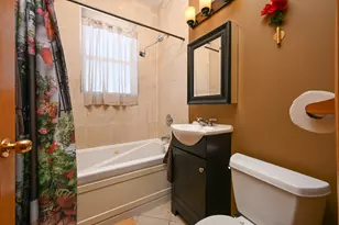 2539 W Foster Ave, Chicago, IL 60625 - Photo 16