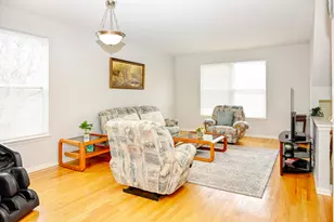 219 River Front Dr, Mount Prospect, IL 60056 - Photo 6