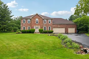 5N630 Leslie Ct, Saint Charles, IL 60175 - Photo 2