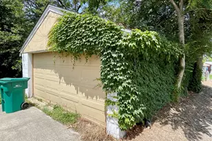 1206 Oakland Ave, Joliet, IL 60435 - Photo 4