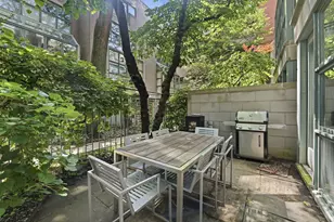 107 W Delaware Pl, Chicago, IL 60610 - Photo 40