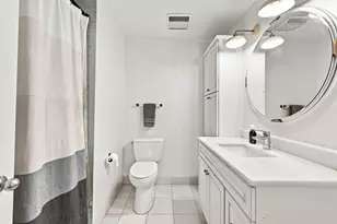107 W Delaware Pl, Chicago, IL 60610 - Photo 32