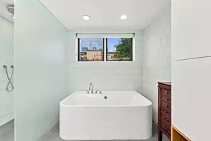 107 W Delaware Pl, Chicago, IL 60610 - Photo 26
