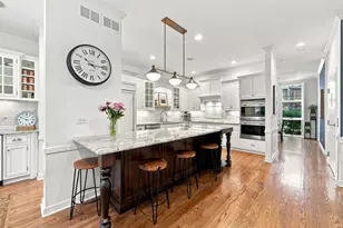 107 W Delaware Pl, Chicago, IL 60610 - Photo 10