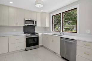 112 S Iowa Ave, Addison, IL 60101 - Photo 6