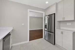 112 S Iowa Ave, Addison, IL 60101 - Photo 8