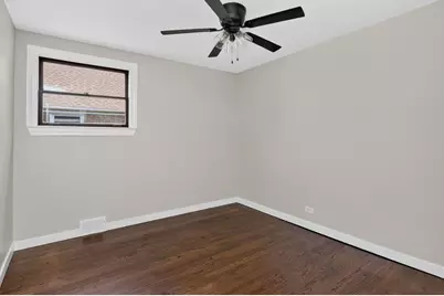 112 S Iowa Avenue, Addison, IL 60101 - Photo 12