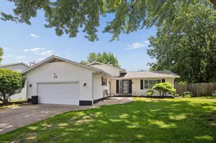 26 Skyview Dr, Springfield, IL 62702 - Photo 4
