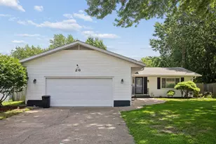 26 Skyview Dr, Springfield, IL 62702 - Photo 2