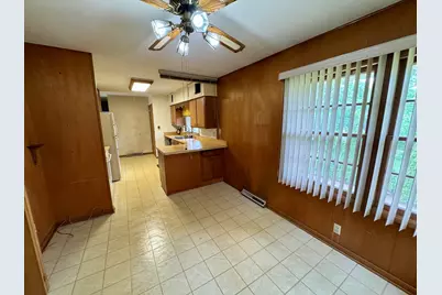 303 Gayle Avenue, Dekalb, IL 60115 - Photo 6