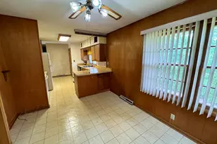 303 Gayle Ave, Dekalb, IL 60115 - Photo 6