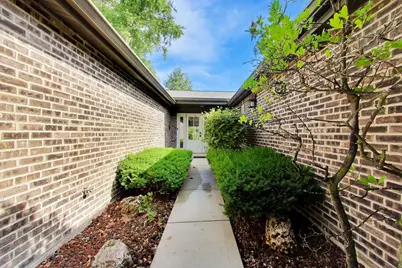 4044 Chester Drive, Glenview, IL 60026 - Photo 2