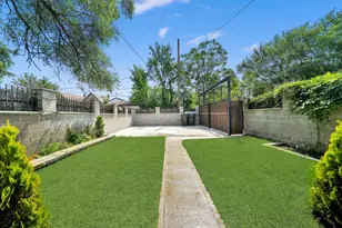 2139 S Homan Ave, Chicago, IL 60623 - Photo 32