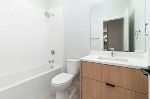 3947 W Dakin St, Chicago, IL 60618 - Photo 16