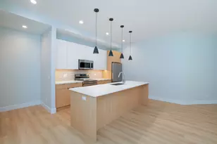 3947 W Dakin St, Chicago, IL 60618 - Photo 6