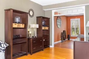 4383 Canterbury Ct, Saint Charles, IL 60174 - Photo 6