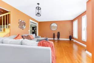 4383 Canterbury Ct, Saint Charles, IL 60174 - Photo 8