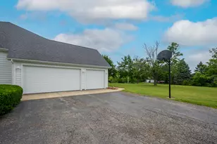 2302 English Prairie Rd, Spring Grove, IL 60081 - Photo 4