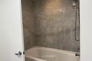 240 E Illinois St, Chicago, IL 60611 - Photo 10