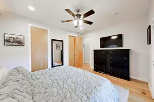879 N Marshfield Ave, Chicago, IL 60622 - Photo 10