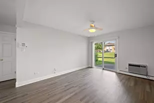8820 N Western Ave, Des Plaines, IL 60016 - Photo 6