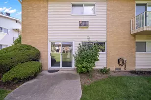 8820 N Western Ave, Des Plaines, IL 60016 - Photo 10
