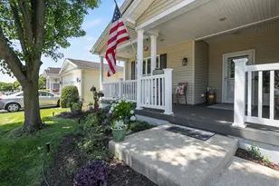 3206 Whirlaway Ct, Grayslake, IL 60030 - Photo 2