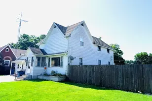 411 W Washington St, Hoopeston, IL 60942 - Photo 2