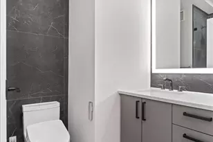 501 N Clinton St, Chicago, IL 60654 - Photo 22