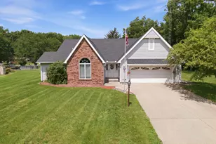 2160 Park Cir, Dixon, IL 61021 - Photo 1