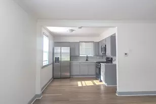 2055 Magnolia Rd, Homewood, IL 60430 - Photo 6