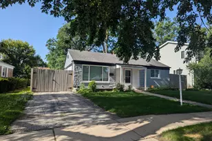 2055 Magnolia Rd, Homewood, IL 60430 - Photo 4