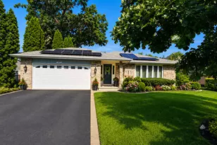 10615 S 83rd Ave, Palos Hills, IL 60465 - Photo 1
