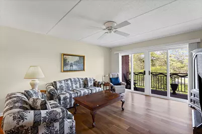 720 Creekside Drive #407B, Mount Prospect, IL 60056 - Photo 4