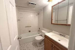 124 E Bailey Rd, Naperville, IL 60565 - Photo 8