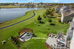 39W509 Norton Lake Dr, Saint Charles, IL 60175 - Photo 2
