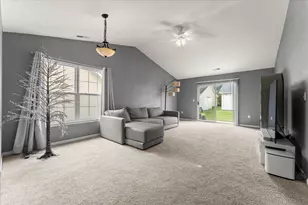 703 Bardeen Ln, Champaign, IL 61822 - Photo 4
