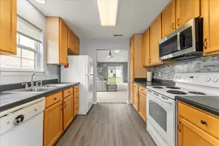 703 Bardeen Ln, Champaign, IL 61822 - Photo 12