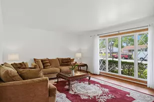 213 Edgeware Rd, Elk Grove Village, IL 60007 - Photo 14
